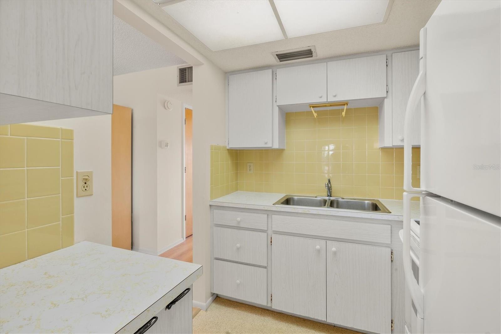 D6145390 Property Photo