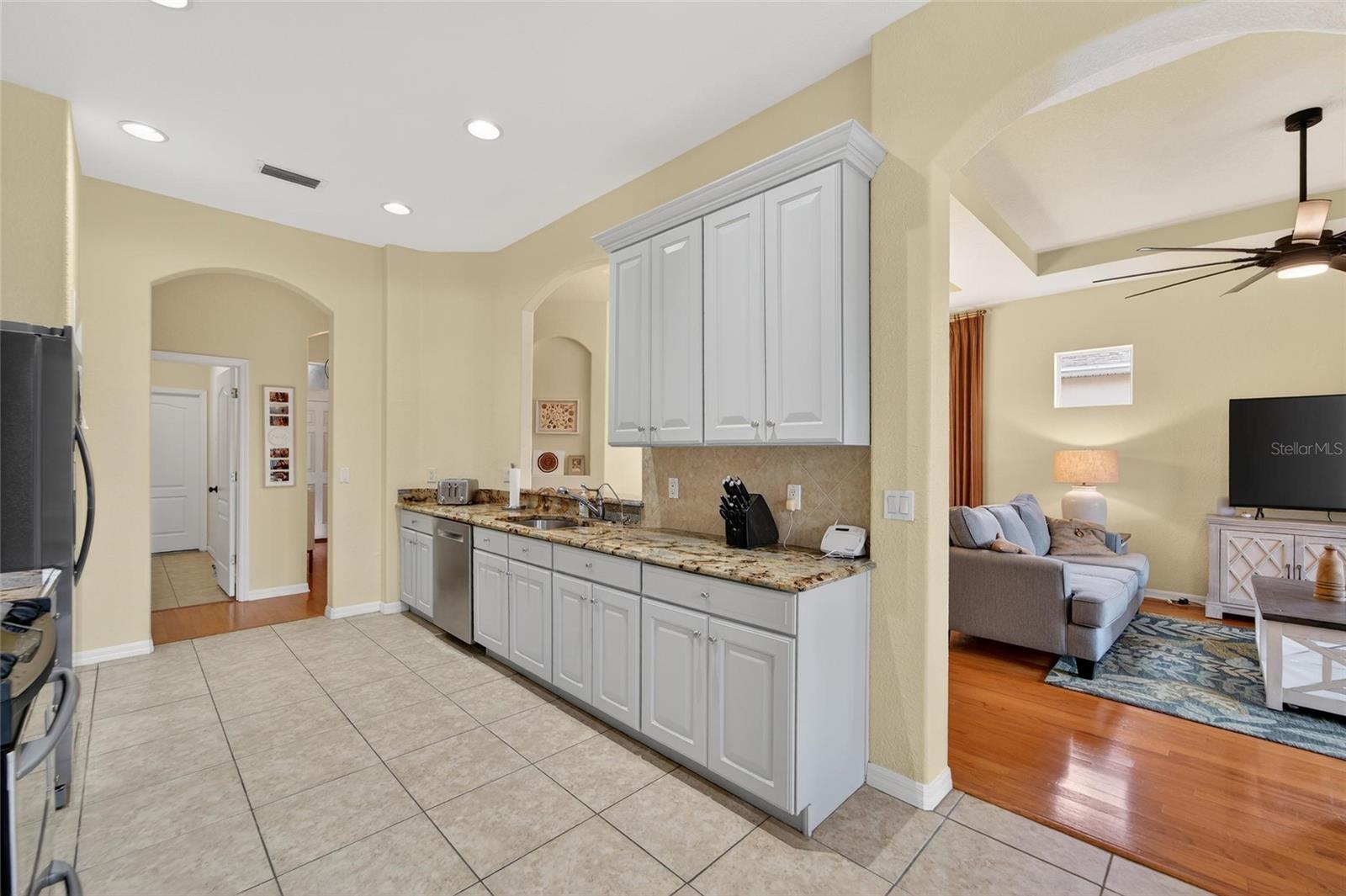1032 REGAL MANOR WAY, SUN CITY CENTER, FL, 33573