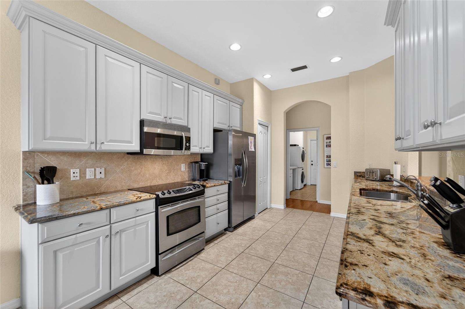 1032 REGAL MANOR WAY, SUN CITY CENTER, FL, 33573