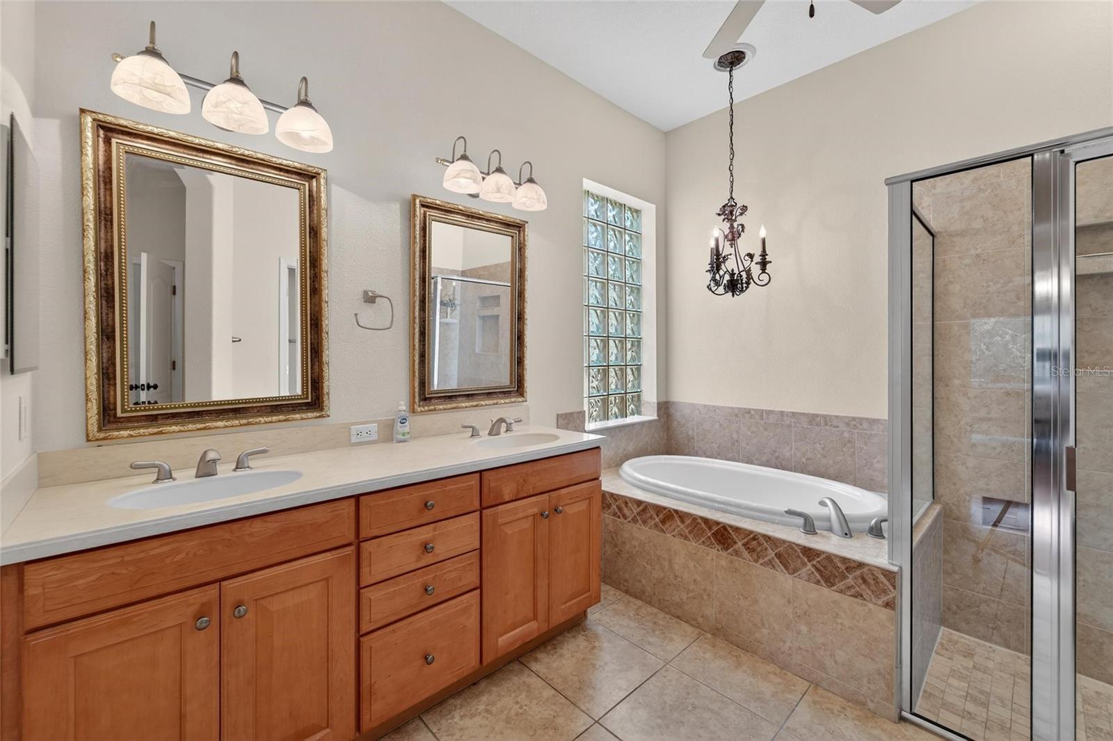 1032 REGAL MANOR WAY, SUN CITY CENTER, FL, 33573