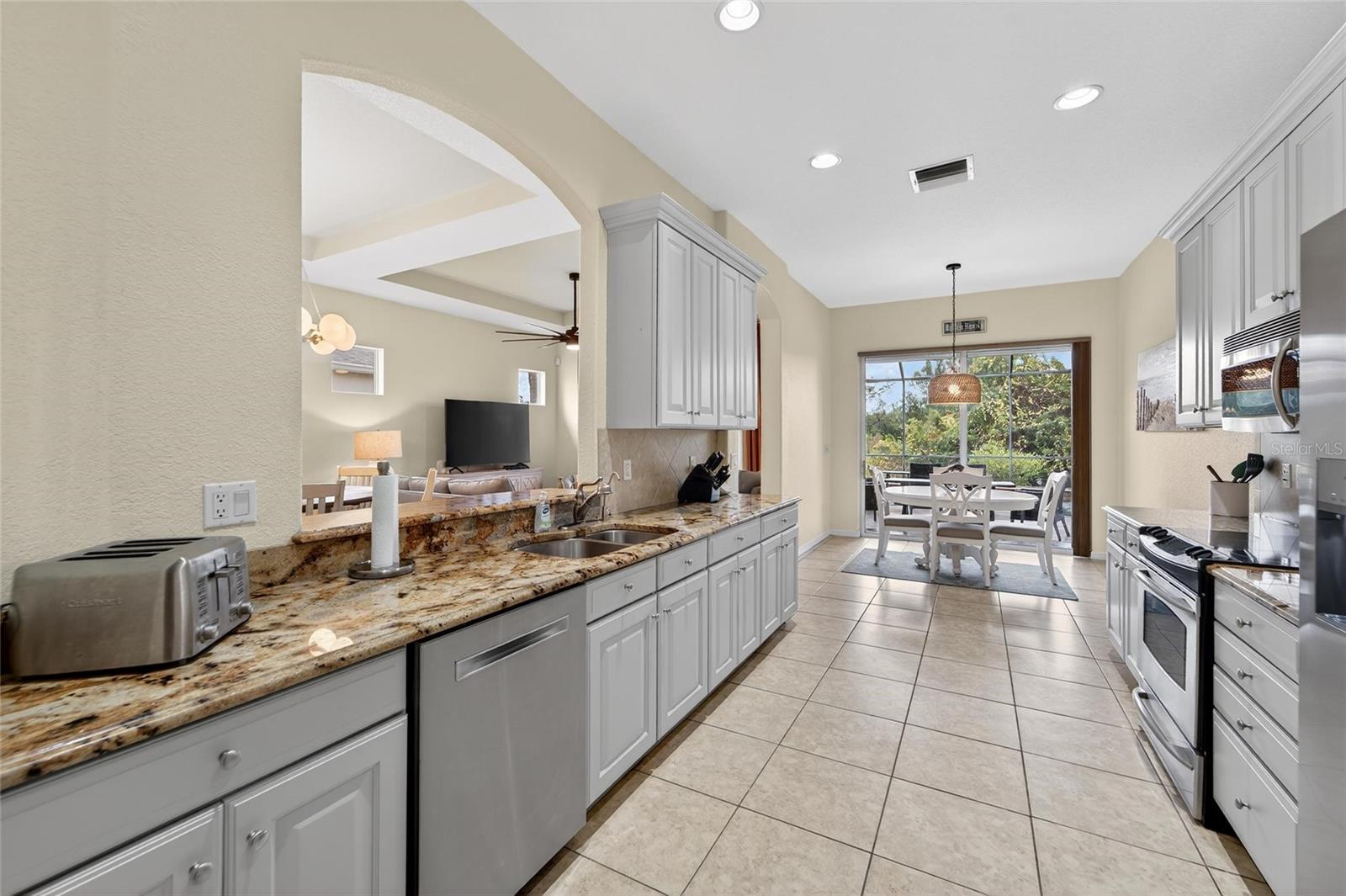 1032 REGAL MANOR WAY, SUN CITY CENTER, FL, 33573