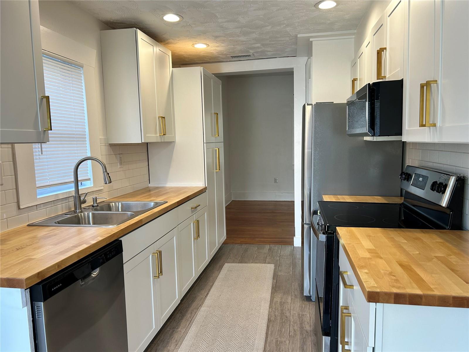 TB8460371 Property Photo