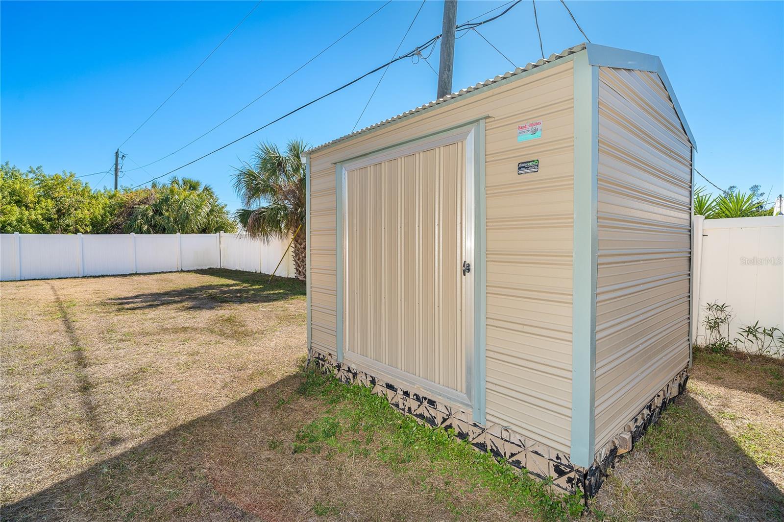 521 GROVE AVE NW, PORT CHARLOTTE, FL, 33952