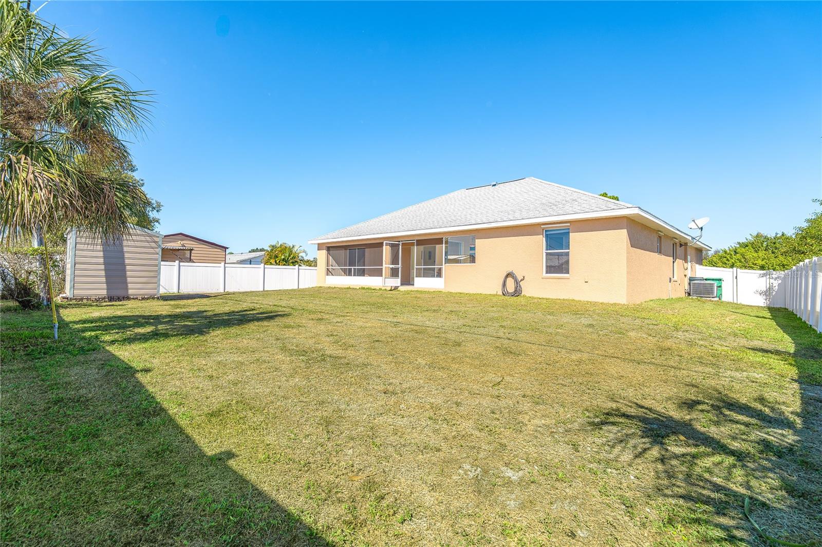 521 GROVE AVE NW, PORT CHARLOTTE, FL, 33952