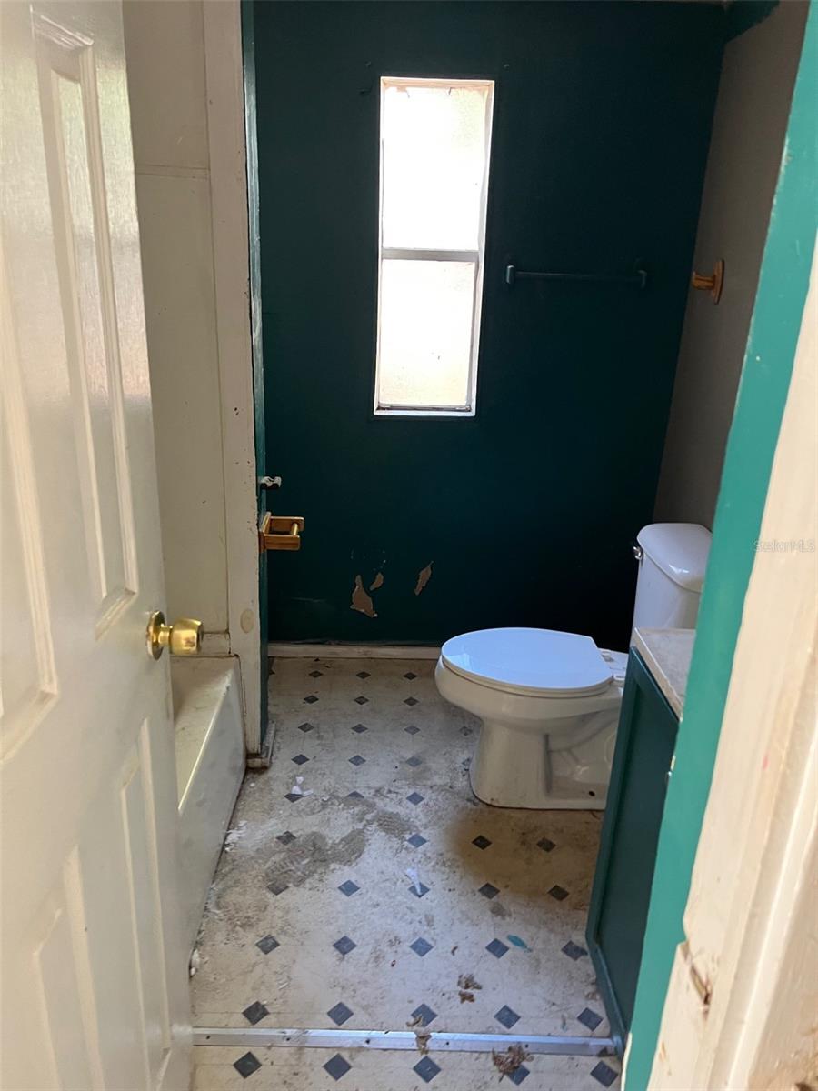 W7881745 Property Photo