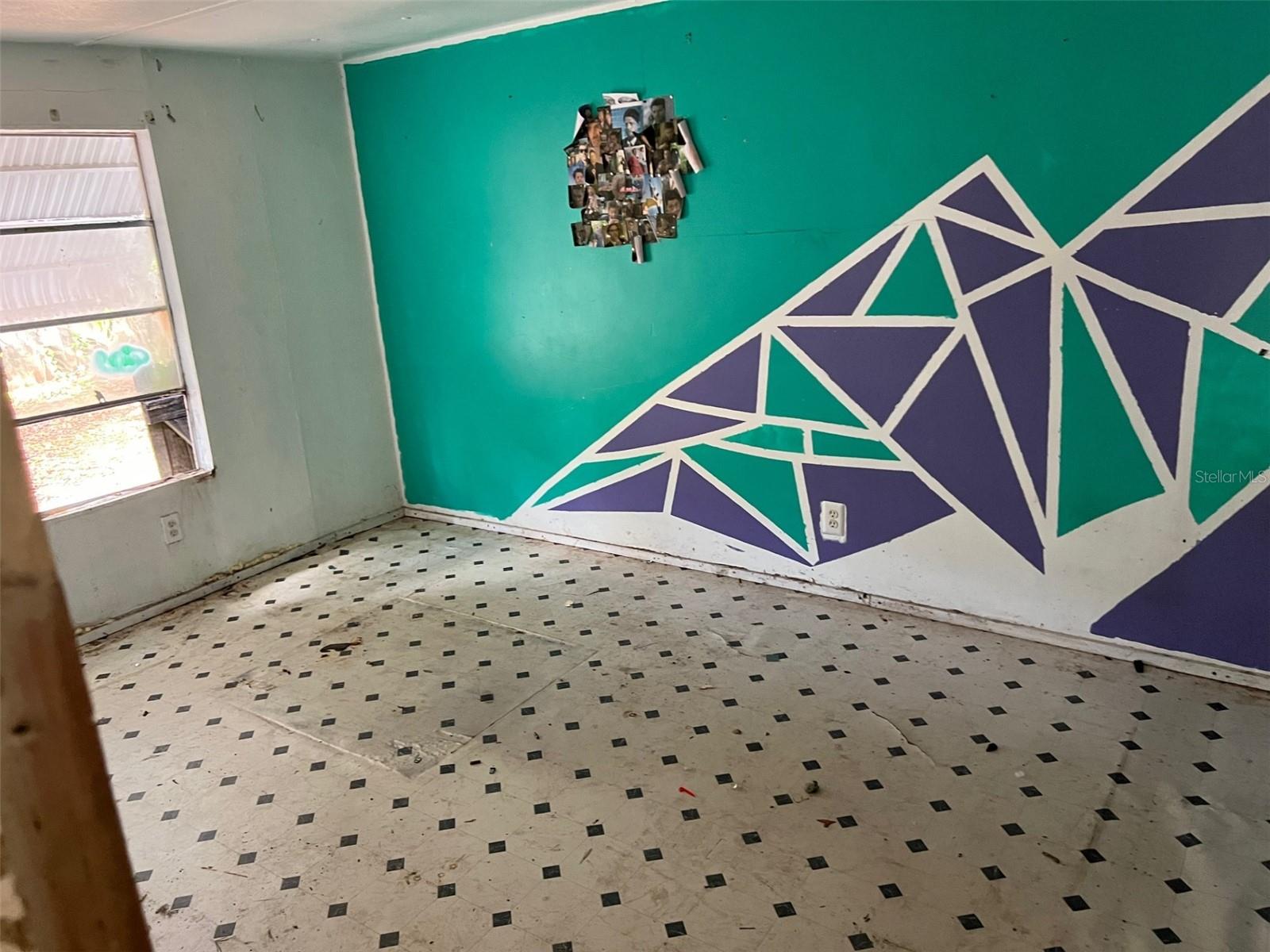 W7881745 Property Photo