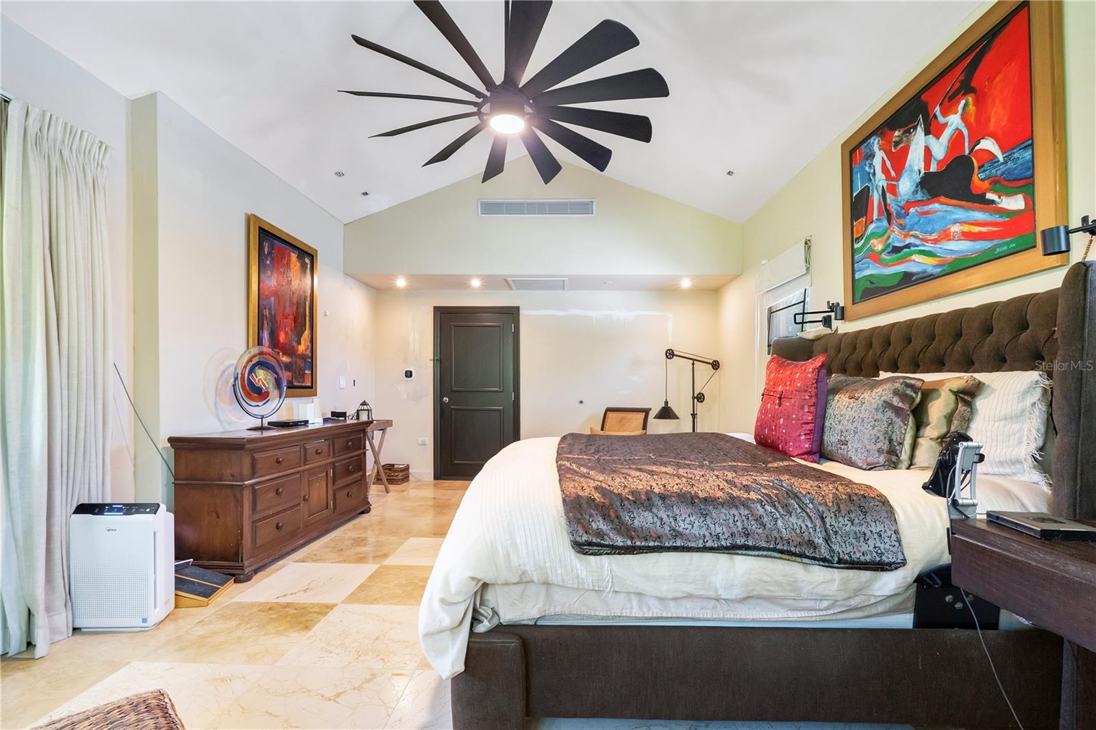 O6370629 Property Photo