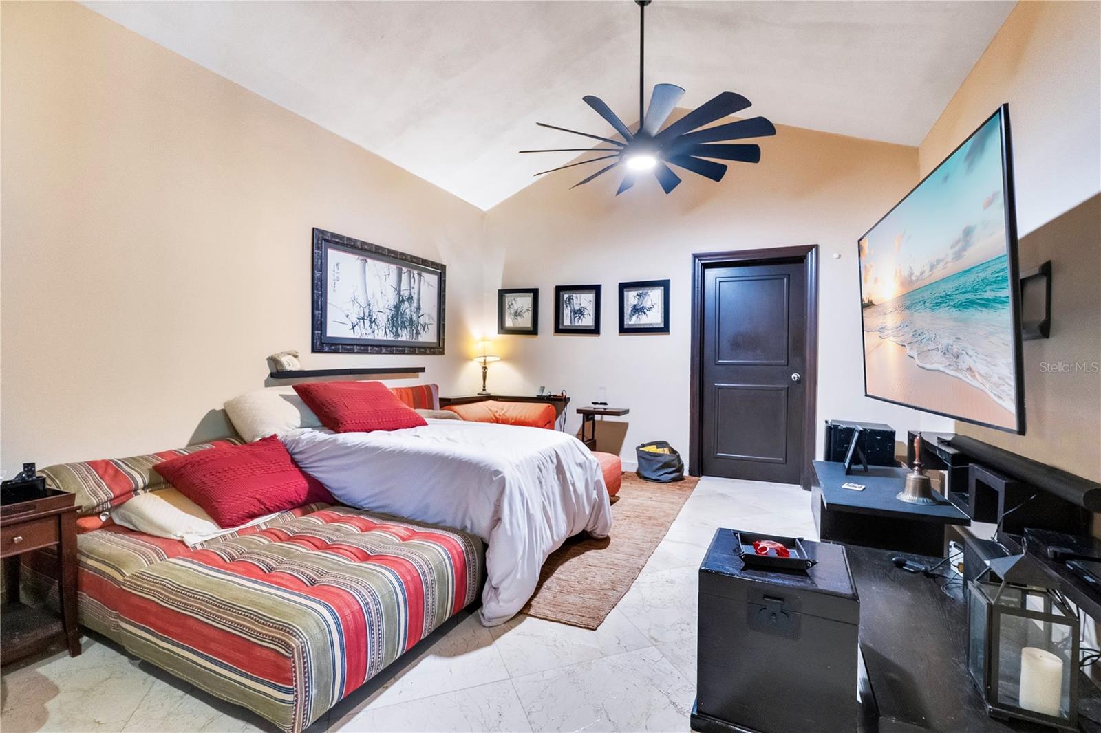 O6370629 Property Photo