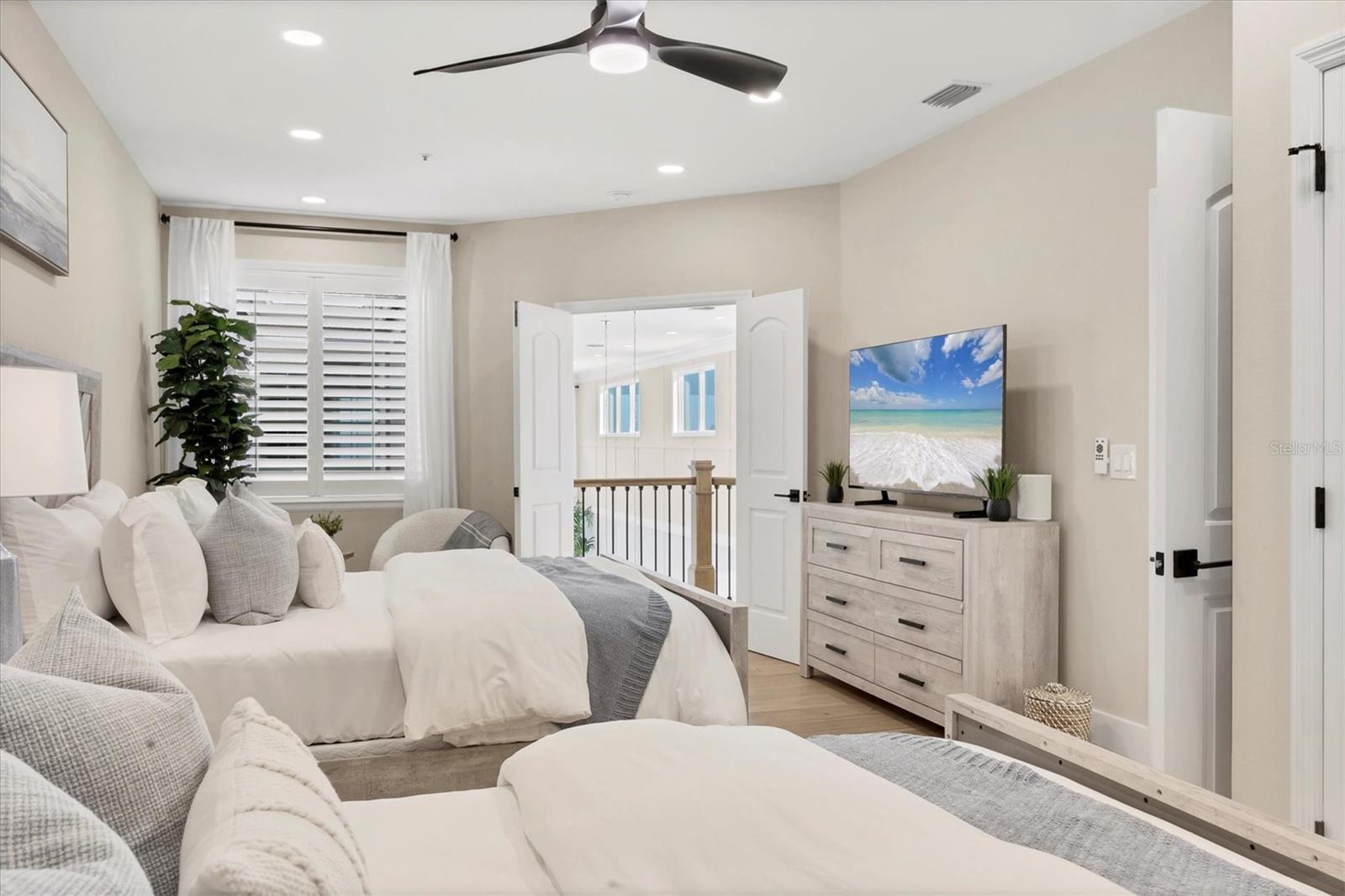 A4676754 Property Photo