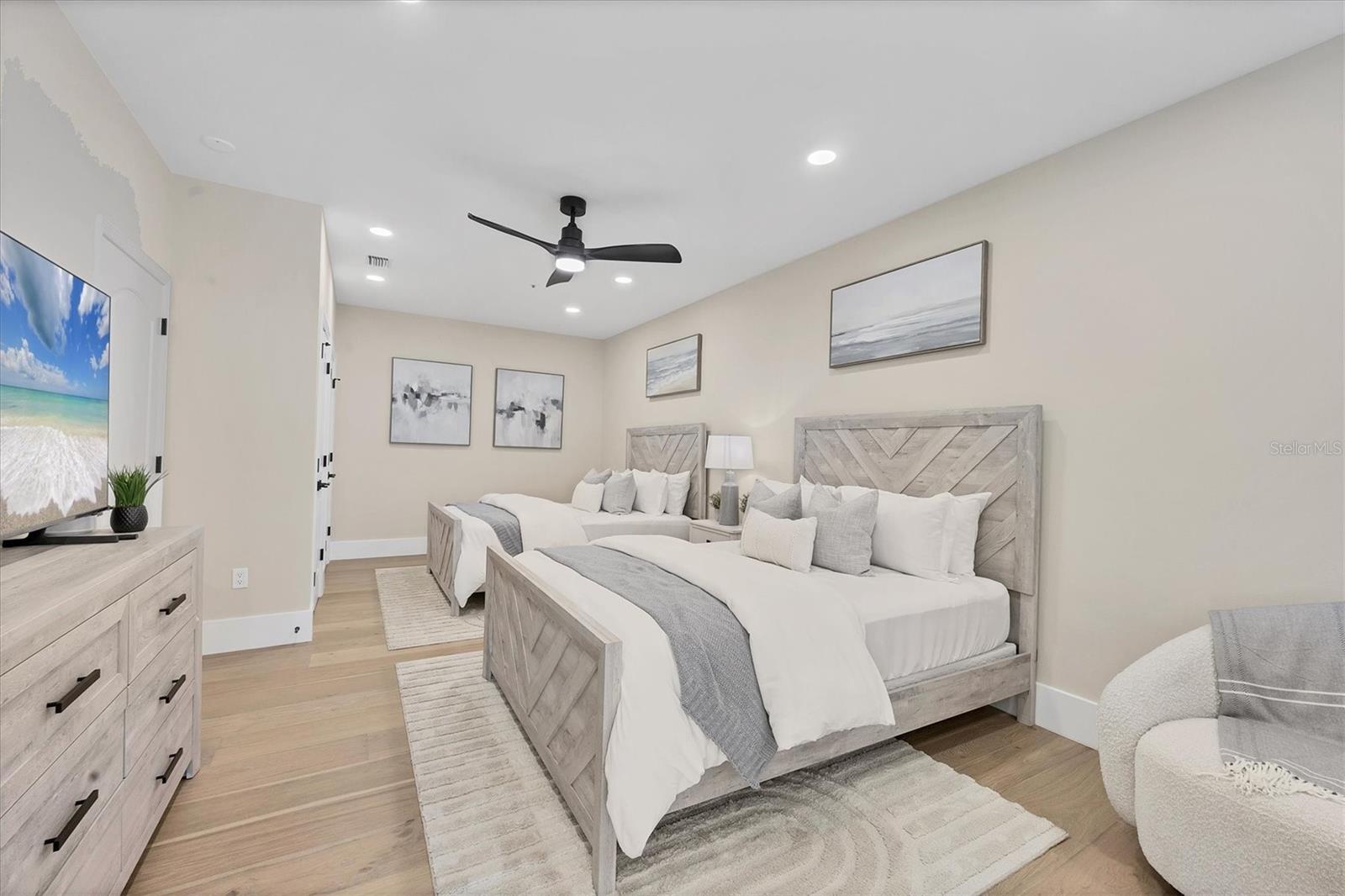 A4676754 Property Photo