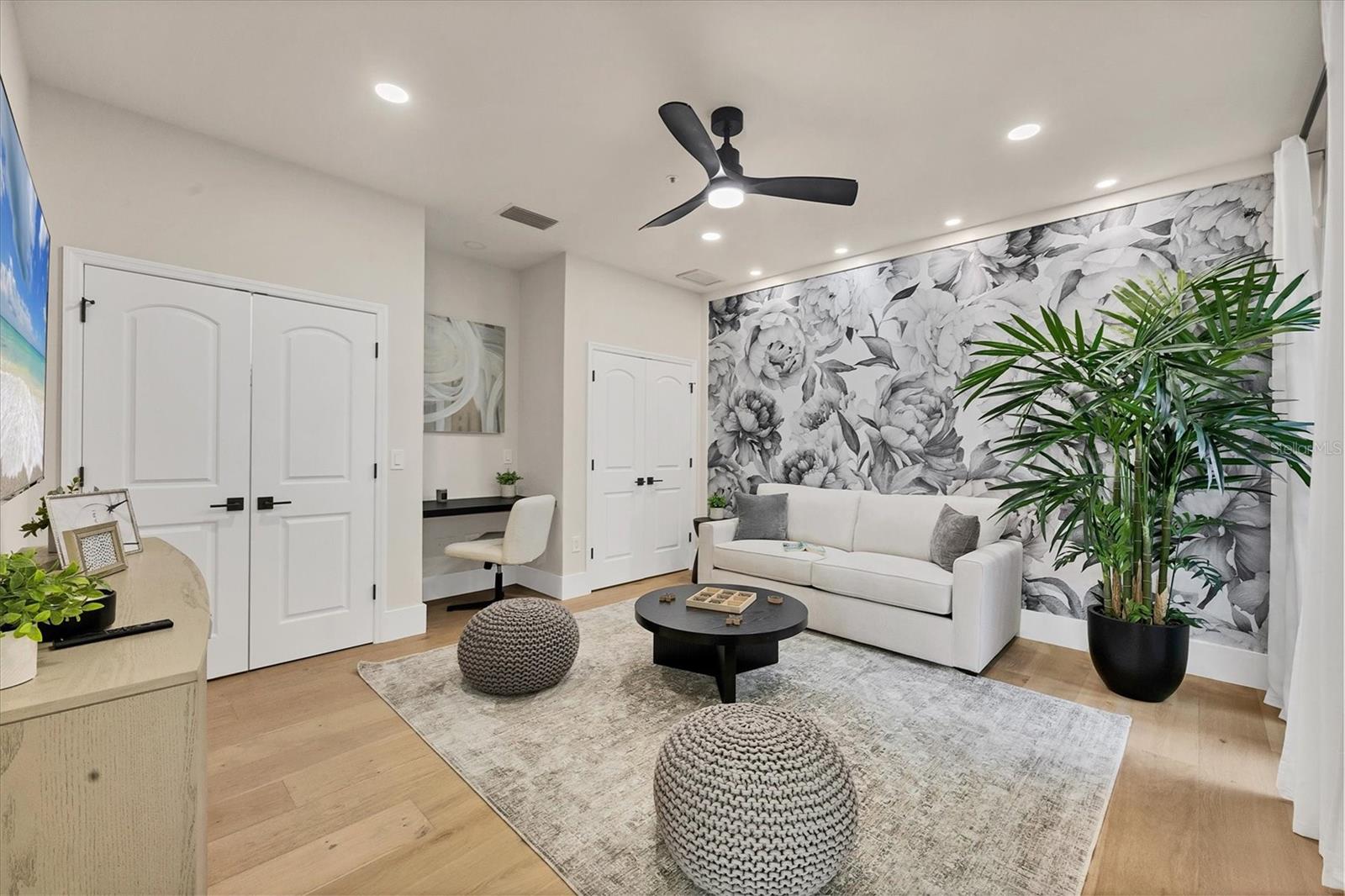 A4676754 Property Photo