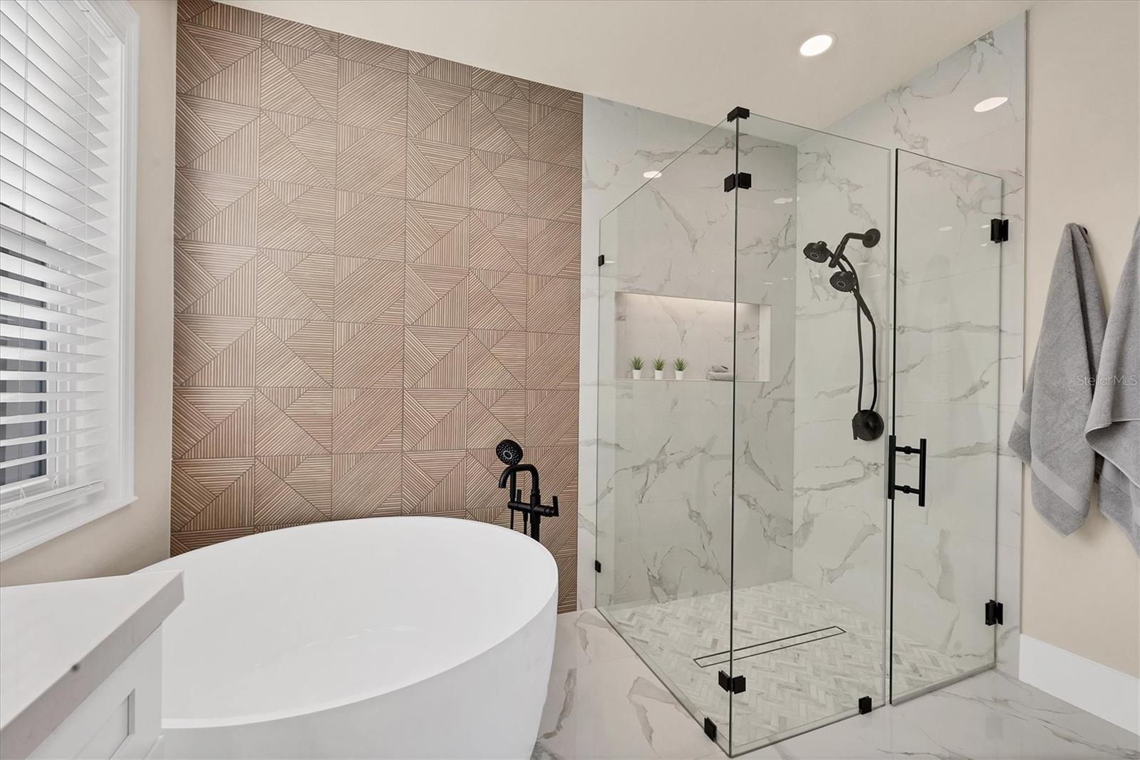 A4676754 Property Photo