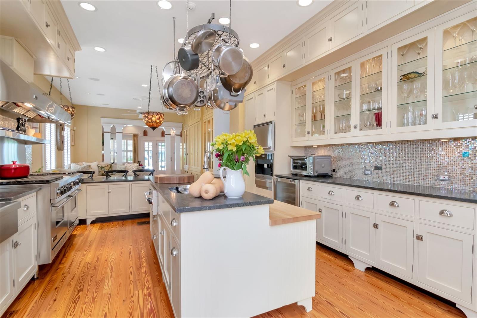 TB8460488 Property Photo