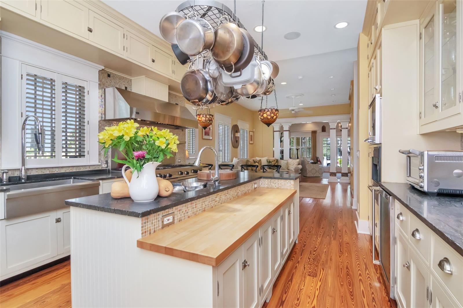 TB8460488 Property Photo