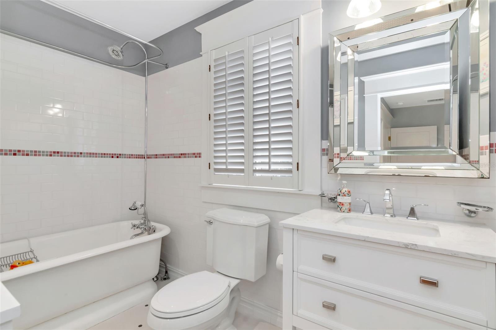 TB8460488 Property Photo