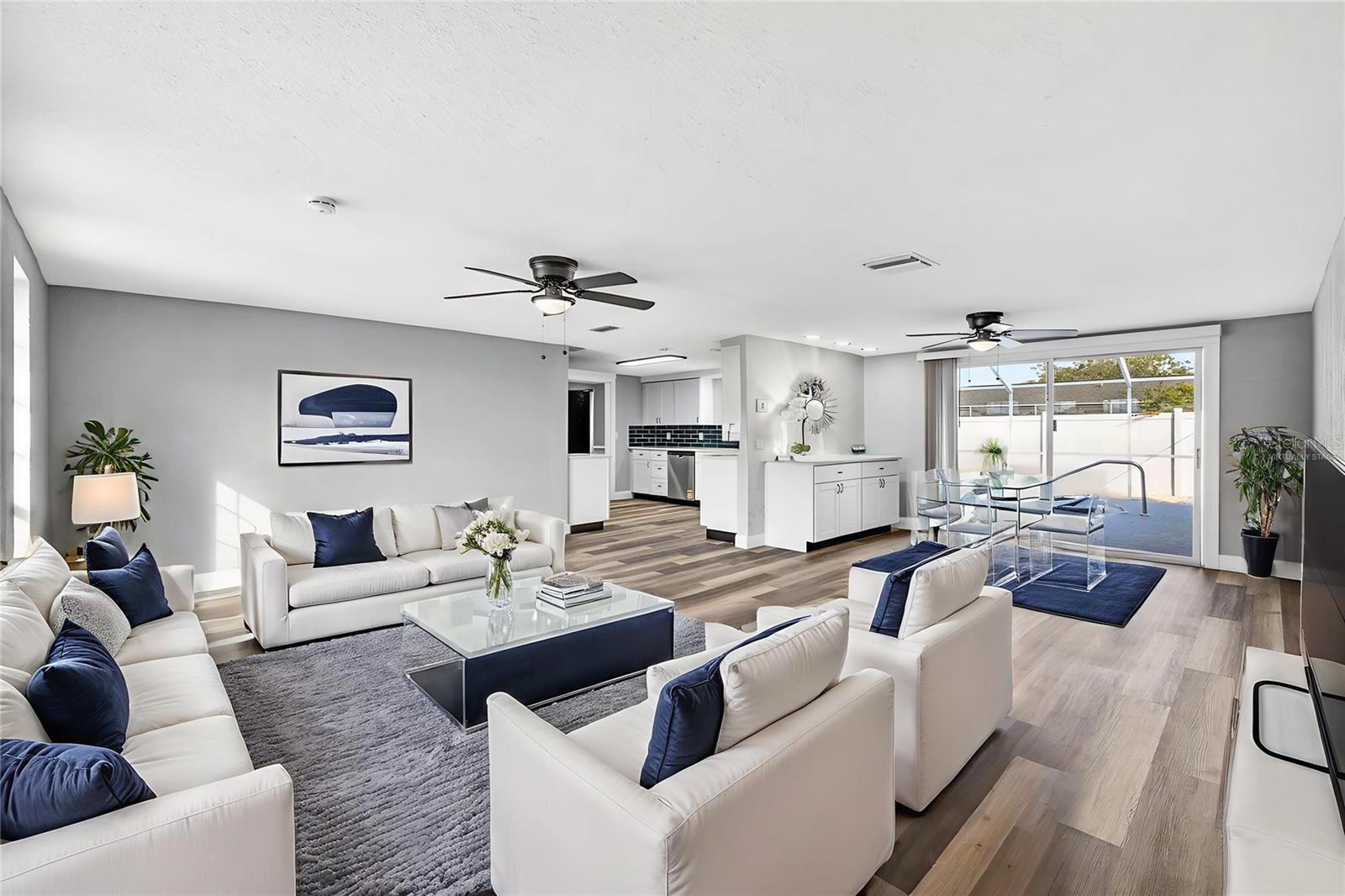 LIVING ROOM/ DINING ROOM COMBO *VIRTUALLY STAGED*