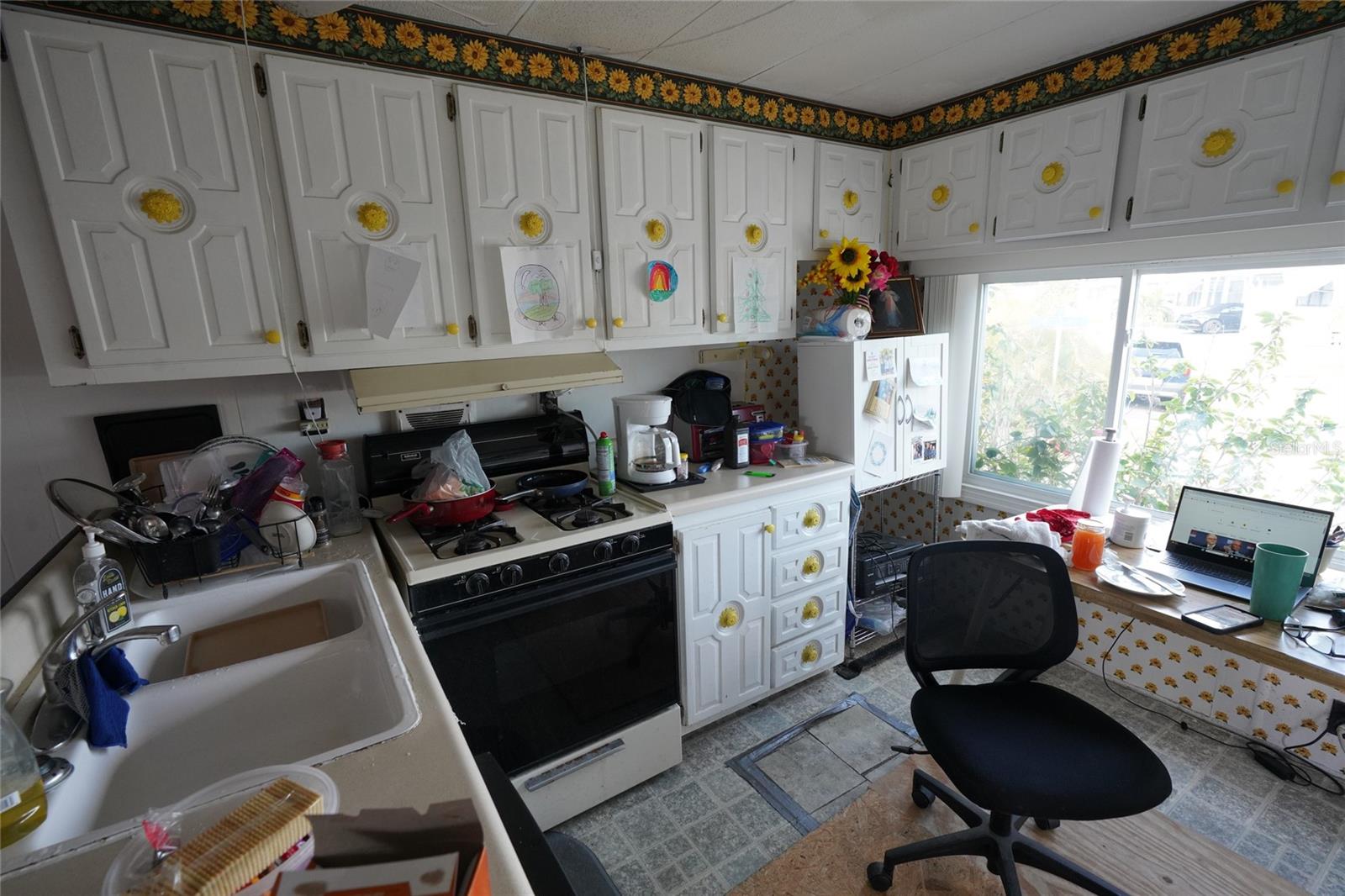 TB8460505 Property Photo