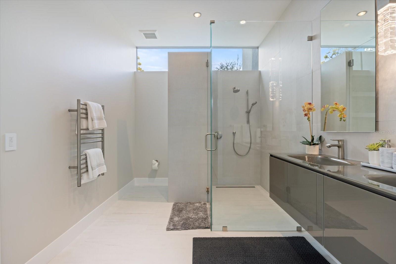 A4676770 Property Photo