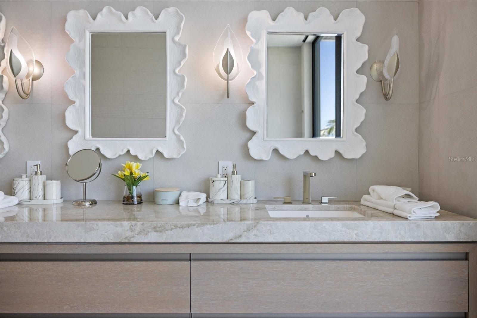 A4676770 Property Photo