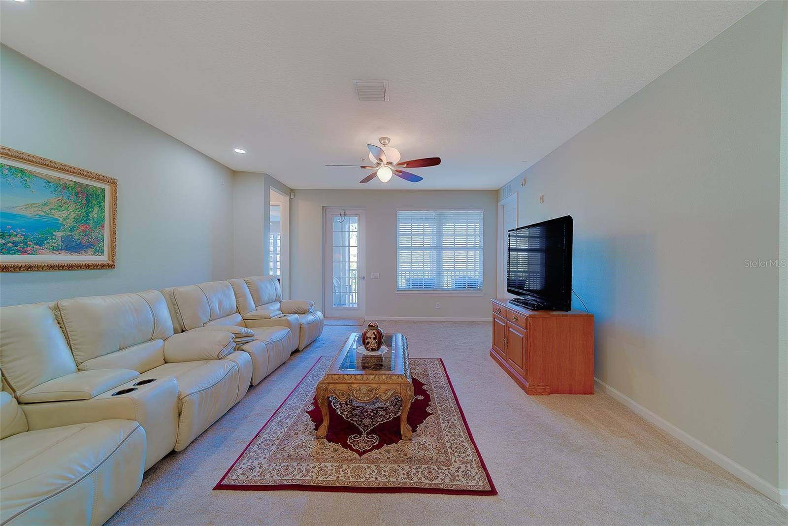 Living Space, Newer Carpets Well maintained