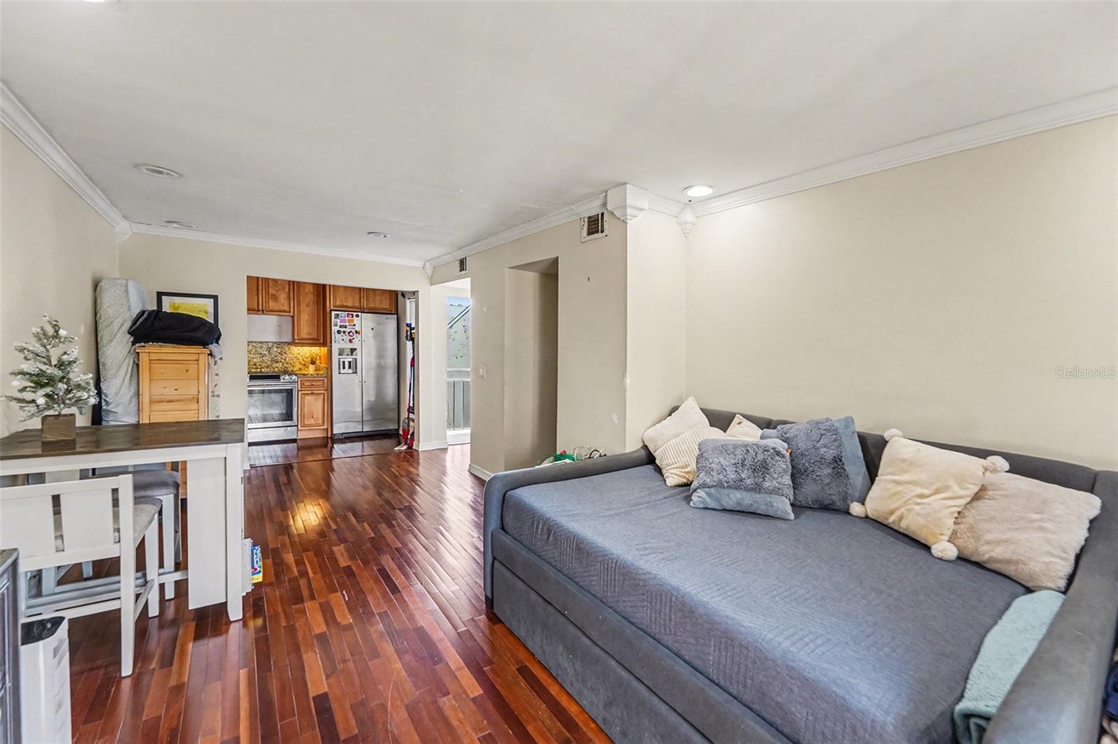 TB8460533 Property Photo