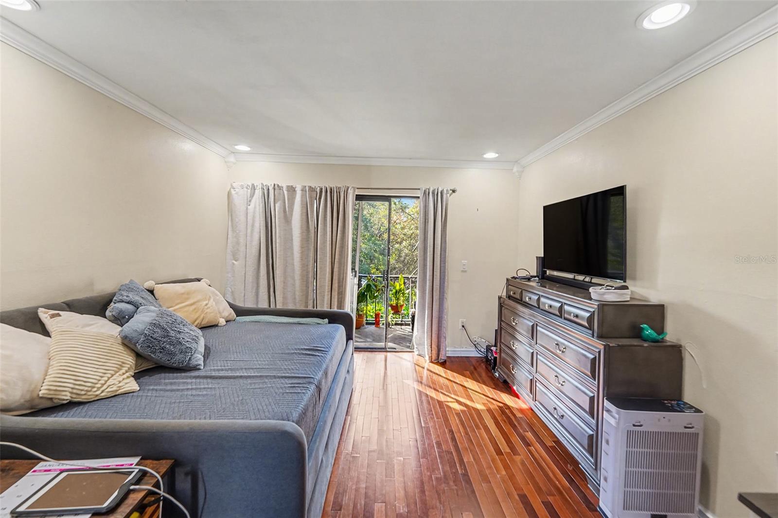 TB8460533 Property Photo