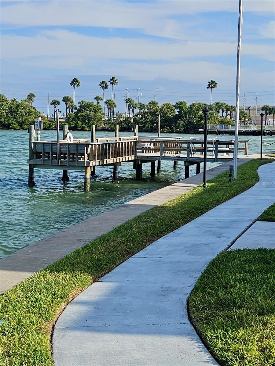 Larger fishing pier in the complex