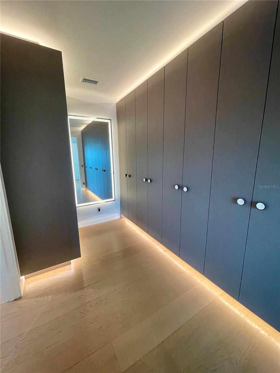 O6370729 Property Photo