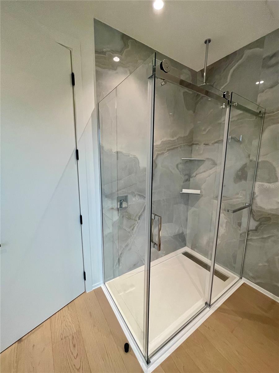 O6370729 Property Photo