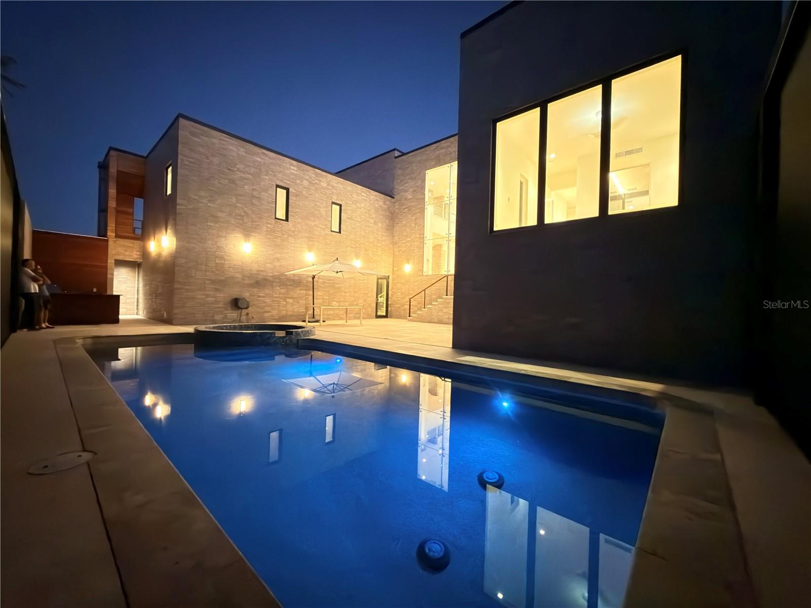 O6370729 Property Photo