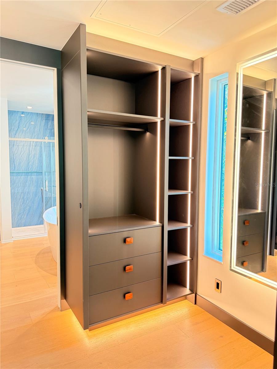 O6370729 Property Photo