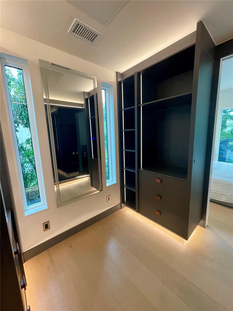 O6370729 Property Photo