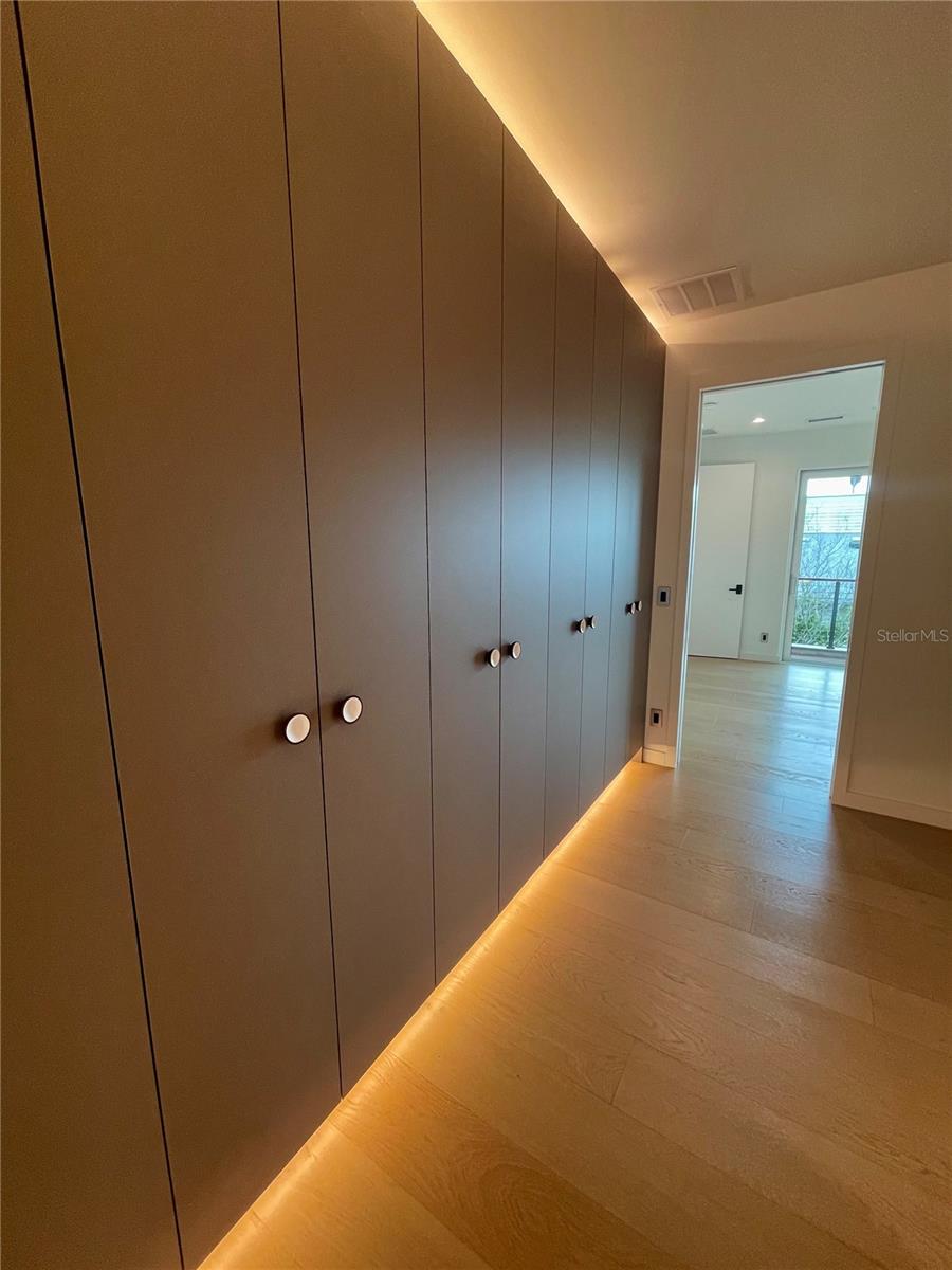 O6370729 Property Photo