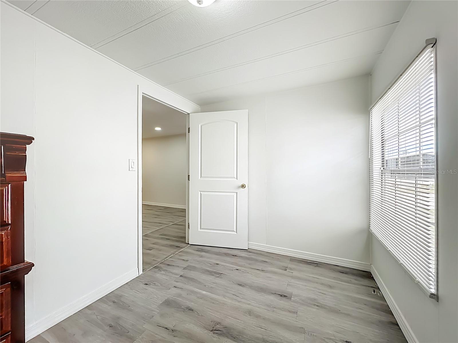 TB8460640 Property Photo