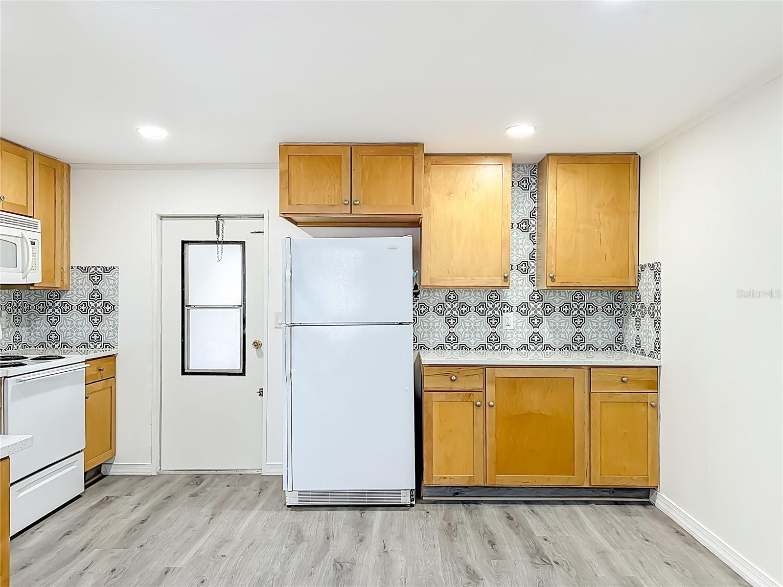 TB8460640 Property Photo