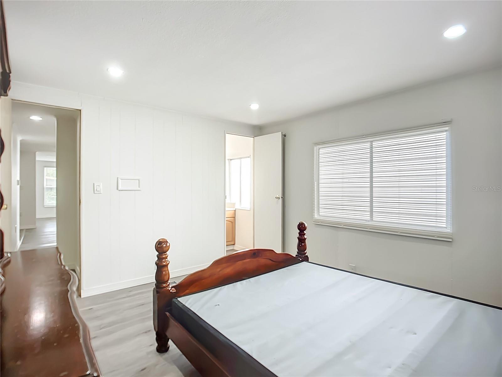 TB8460640 Property Photo