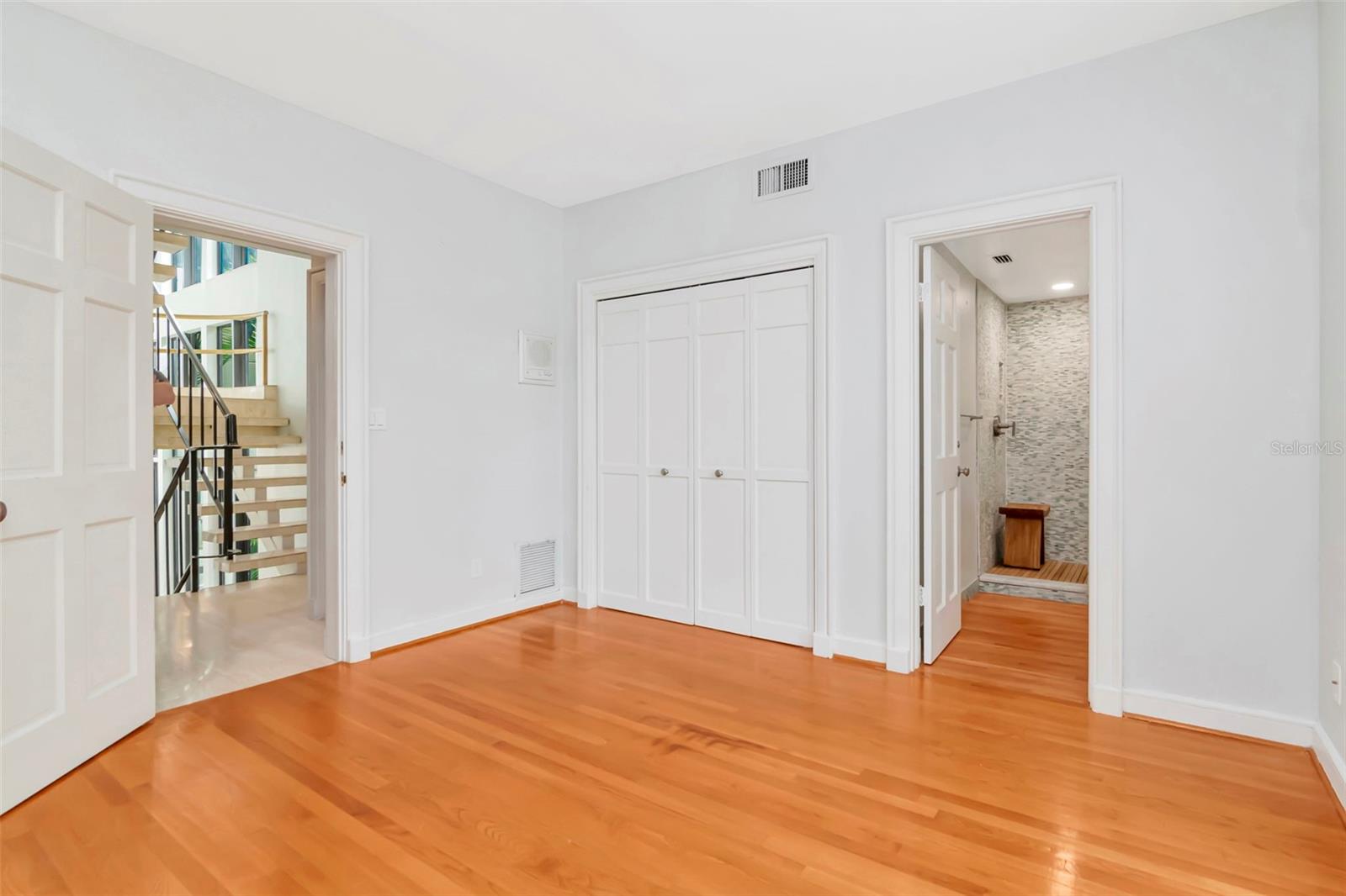 TB8460674 Property Photo