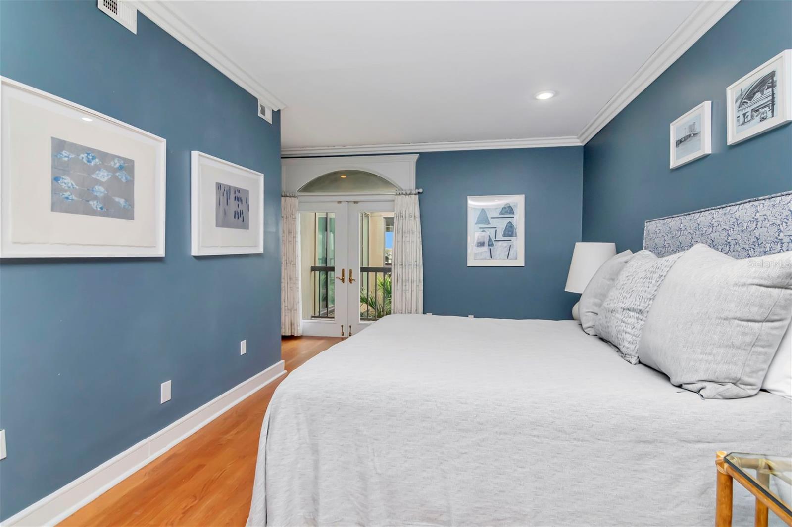 TB8460674 Property Photo