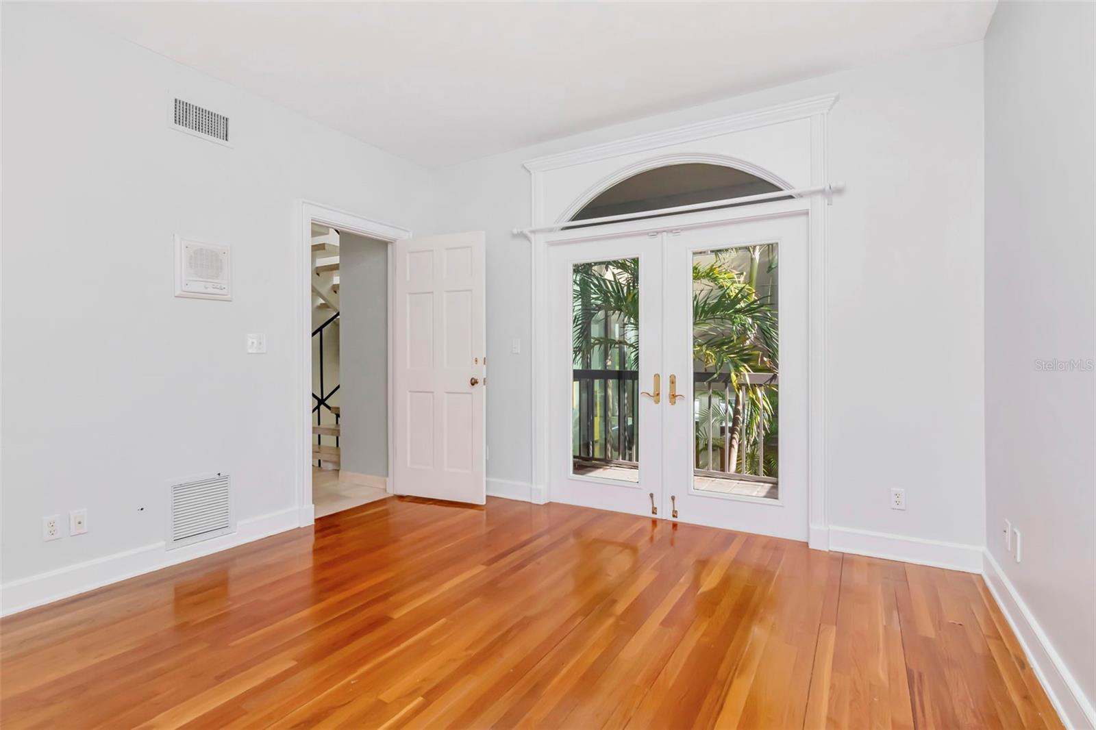 TB8460674 Property Photo