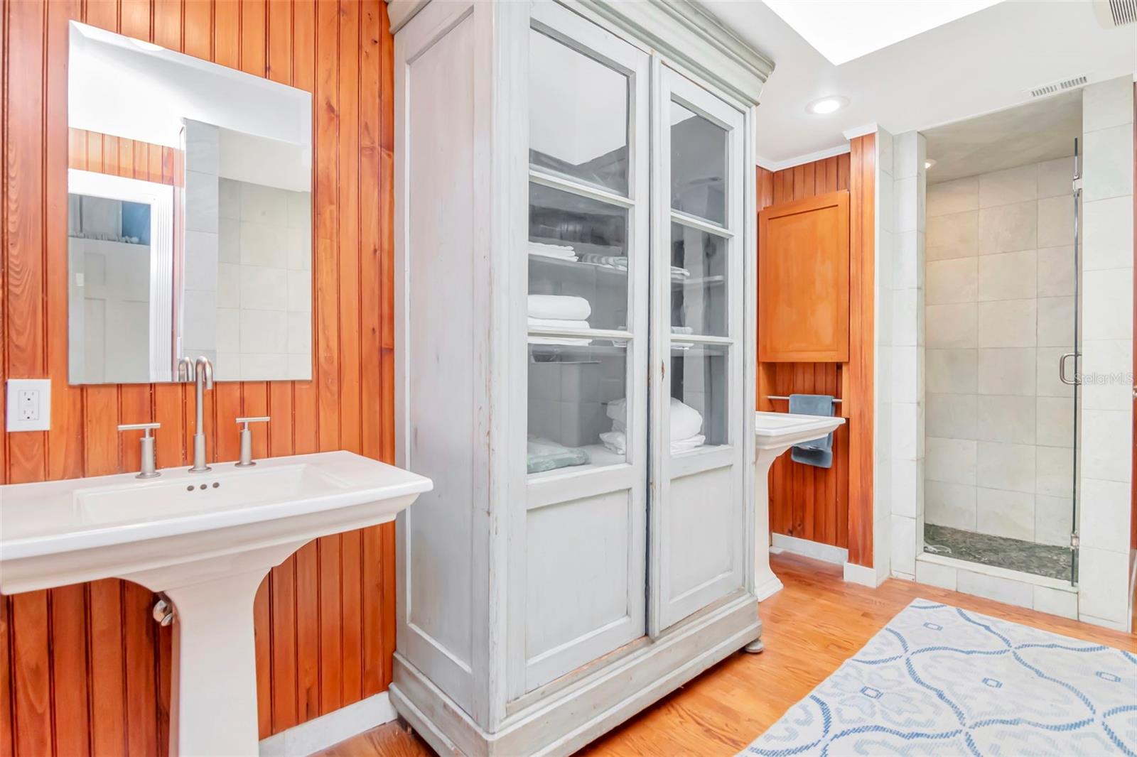 TB8460674 Property Photo