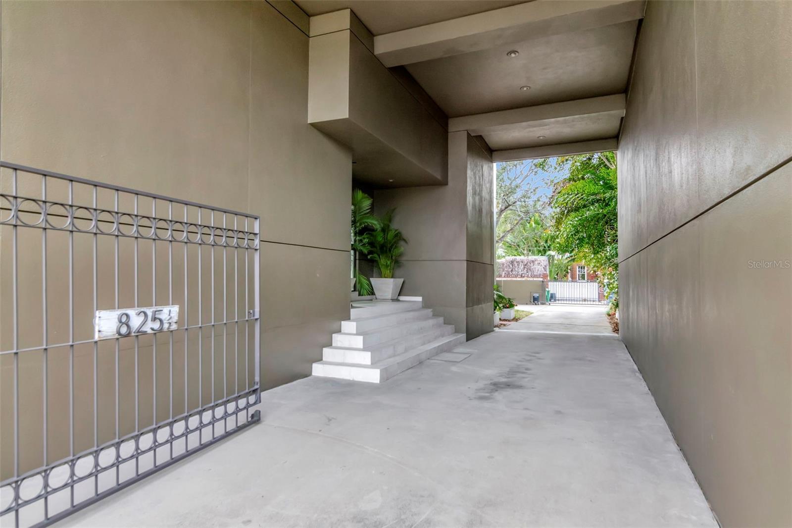 TB8460674 Property Photo