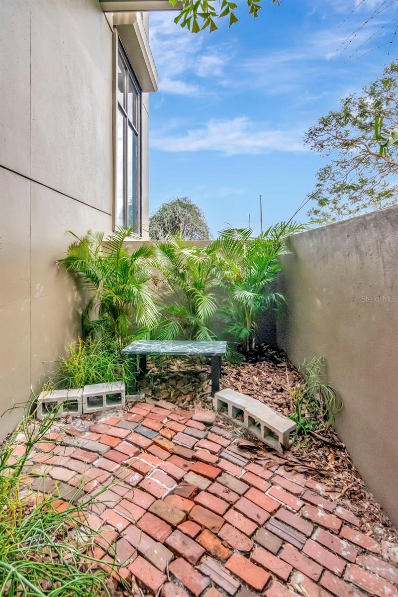 TB8460674 Property Photo