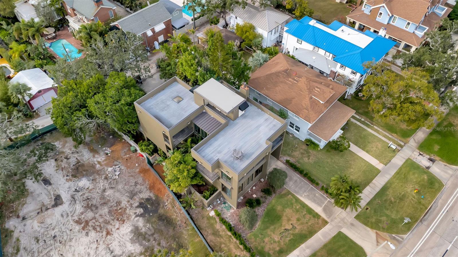 TB8460674 Property Photo