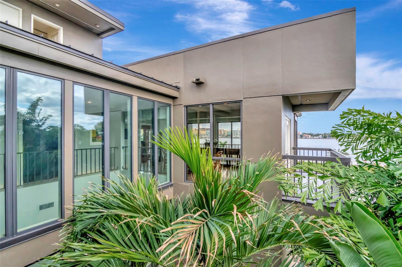 TB8460674 Property Photo