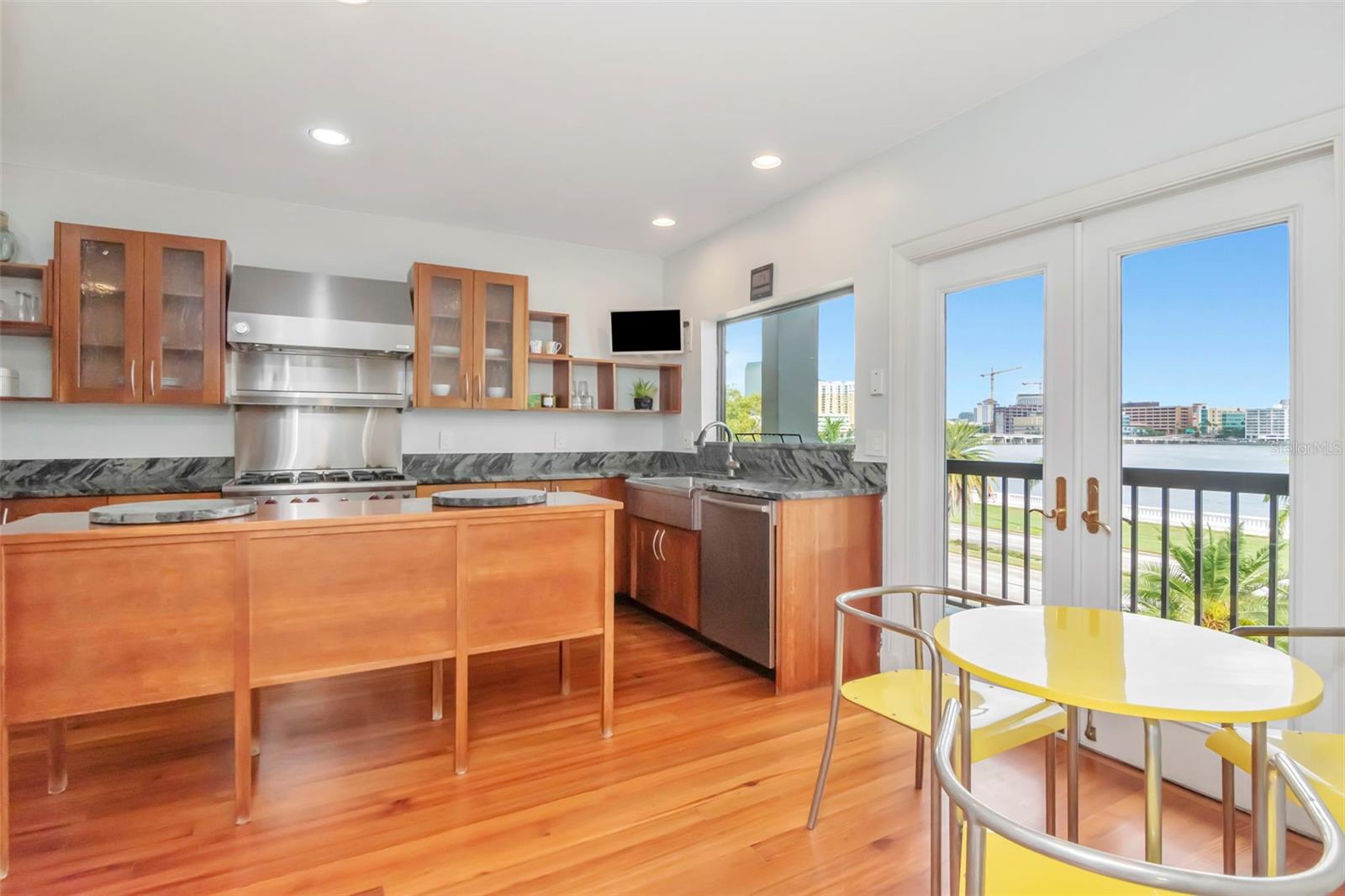 TB8460674 Property Photo