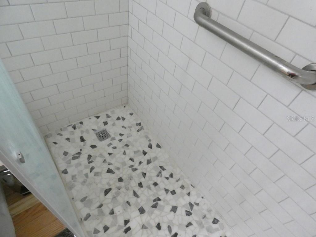 W7881767 Property Photo