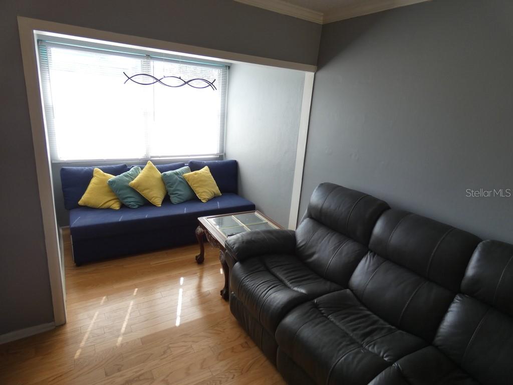 W7881767 Property Photo