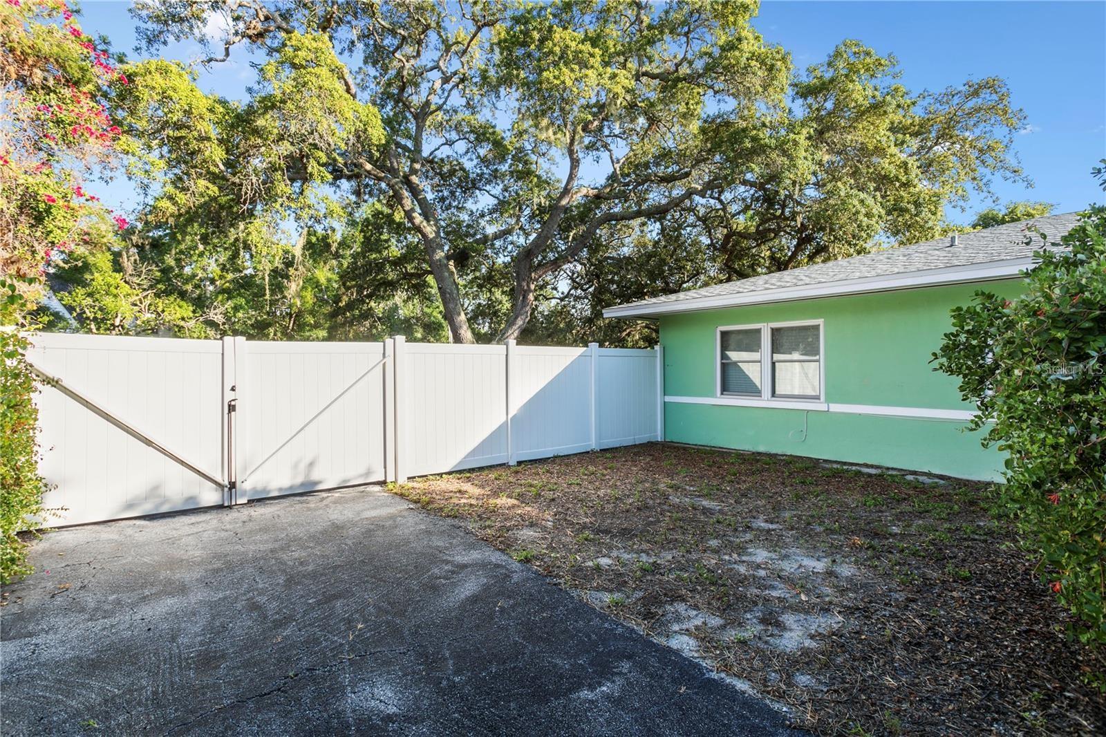 1515 SERPENTINE DR S, ST PETERSBURG, FL, 33705