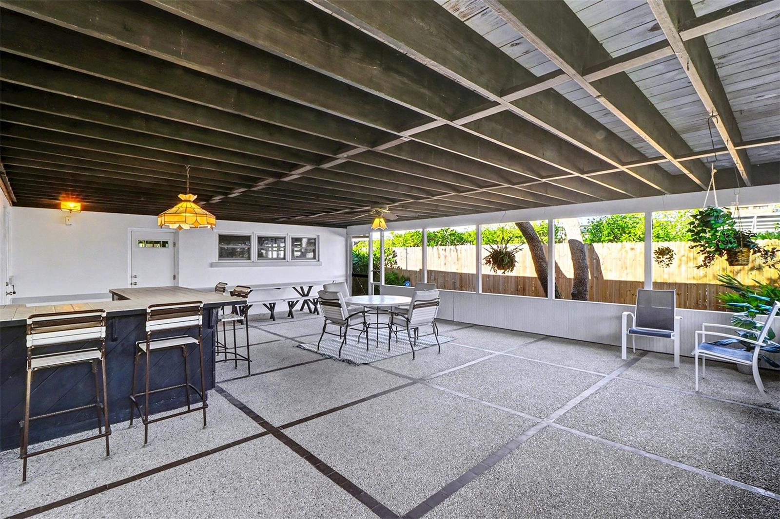 1515 SERPENTINE DR S, ST PETERSBURG, FL, 33705