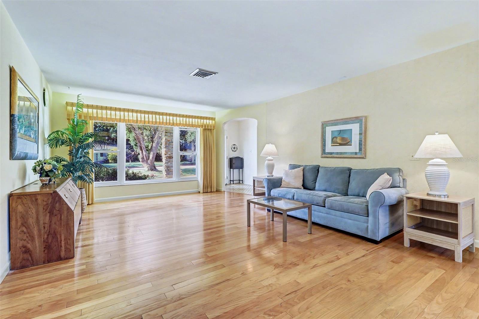 1515 SERPENTINE DR S, ST PETERSBURG, FL, 33705